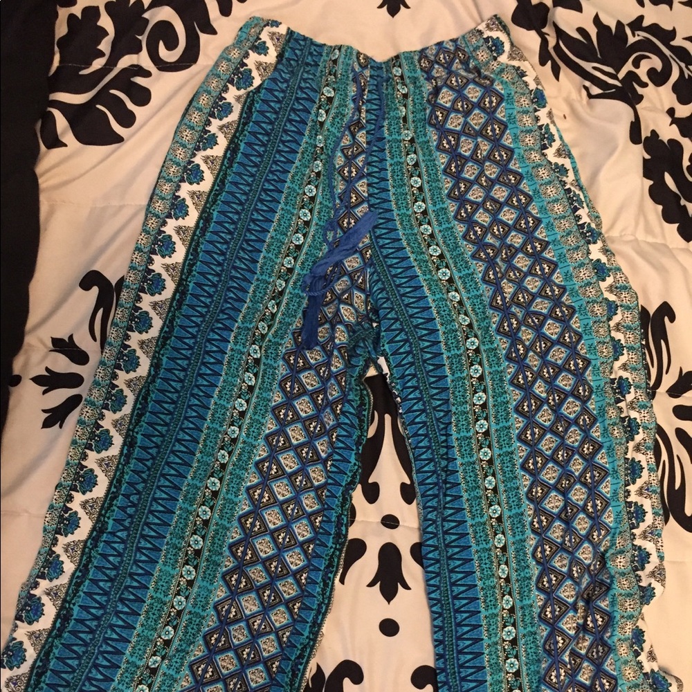 groovy patterned pants 💙🖤